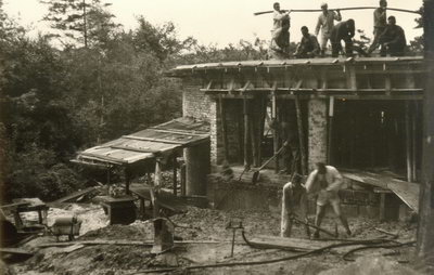 Stavba pavilonu primátů (r. 1963)